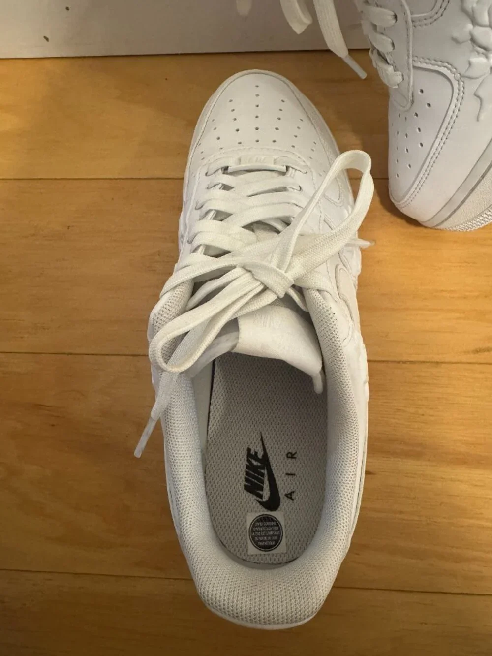 Nike Air Force 1 '07 Embossed White Roses Size 10 (Womens) - Picture 6 of 8